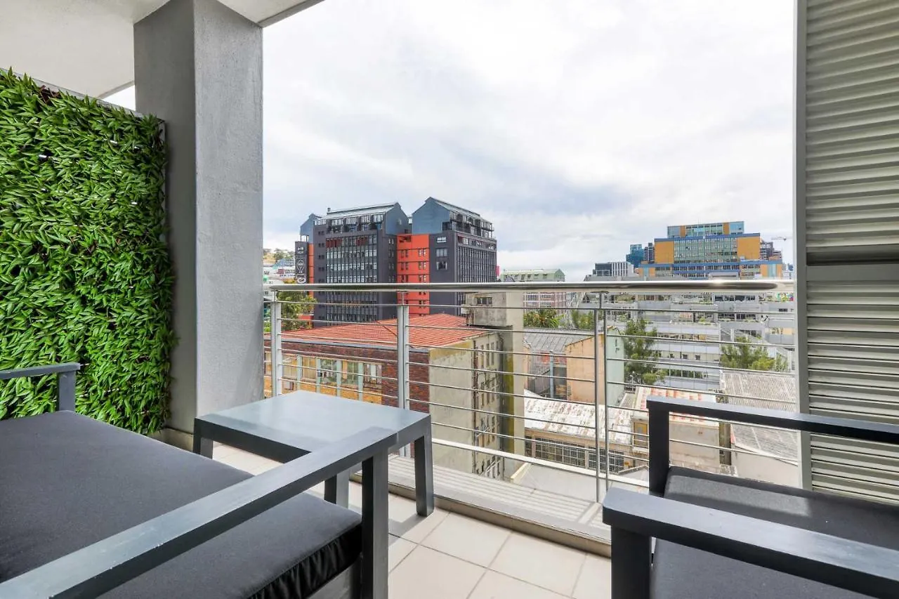 Backup-Powered Luxury City Apartment Cape Town 0*,
