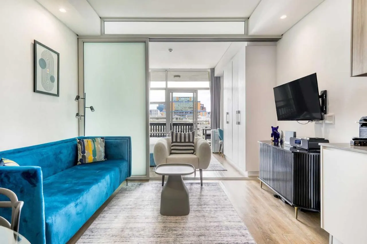 Backup-Powered Luxury City Apartment ケープタウン