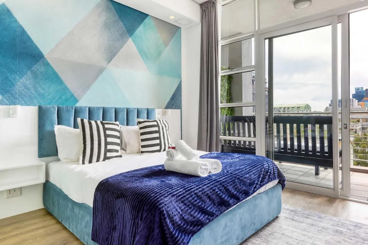 Backup-Powered Luxury City Apartment Cape Town