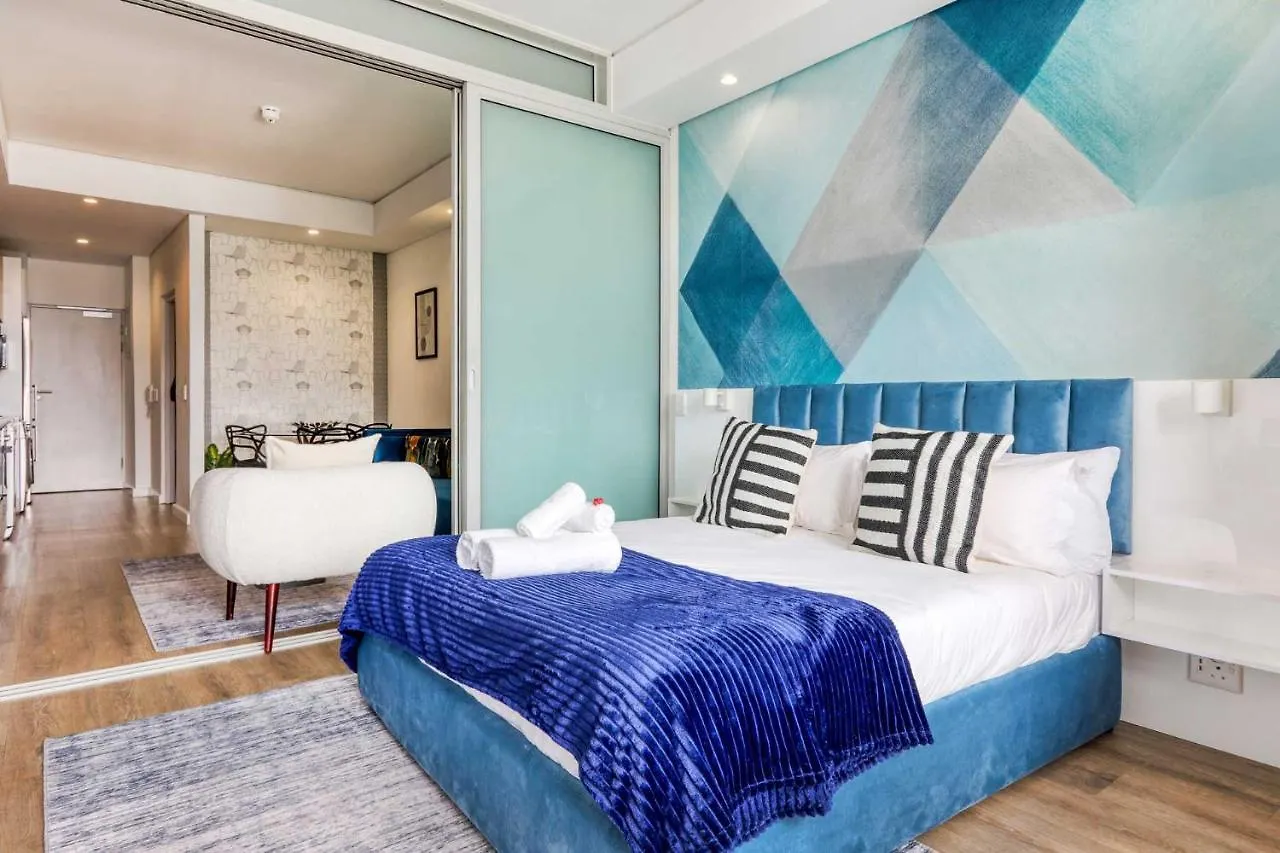 Backup-Powered Luxury City Apartment Cape Town South Africa